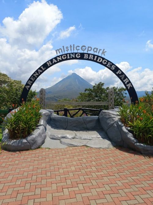 La Fortuna Full-Day Tour — Mistico hanging bridges & Arenal Volcano